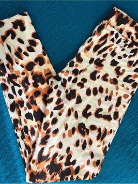 LuLaRoe Leopard Print Leggings in Cream, Brown, Black